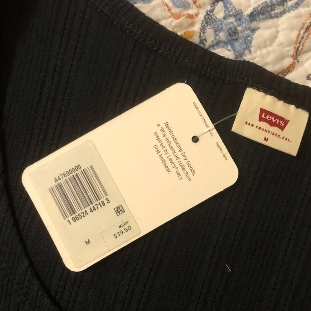 Levi’s Dry Goods Pointelle Top - Picture 9 of 9